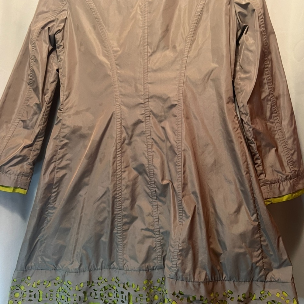 D. Exterior / Rizik Bros Taupe Laser-Cut Hem Coat Size 42 Lime Lined Jacket - Picture 3 of 9